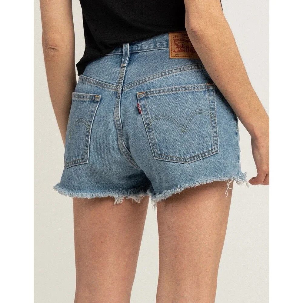 Levi’s 501 High Rise Women’s Shorts Size 28 Medium Wash Cut Off Blue Denim NWT - Picture 3 of 15
